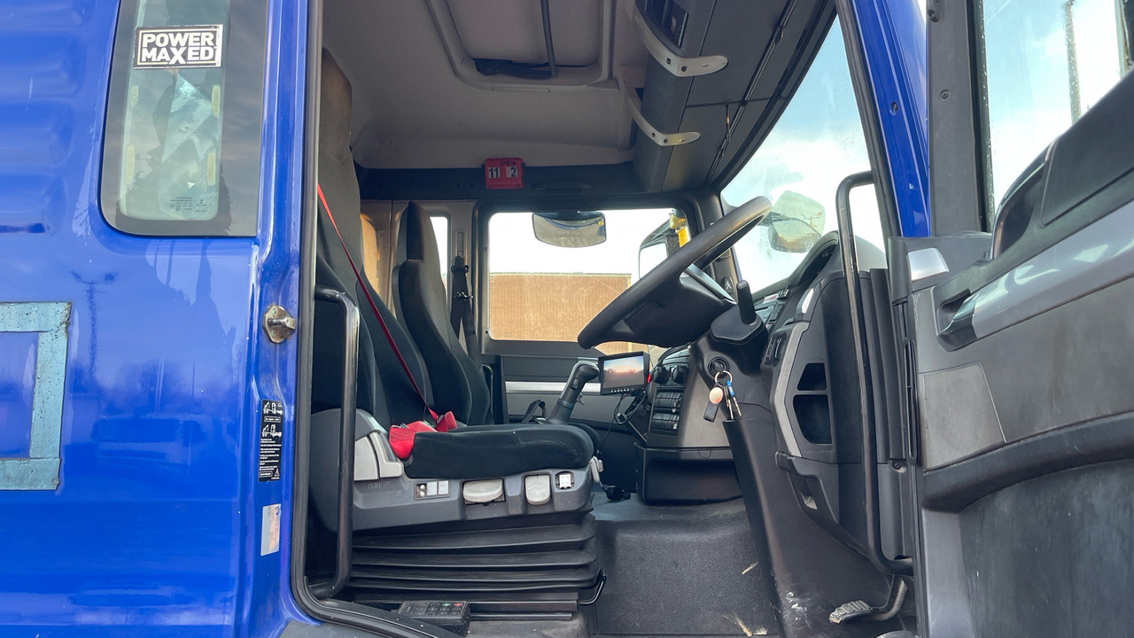 Man TGS 26.360 - משאית צד נופל/ שטוחה, משאית מנוף: תמונה 5 Man TGS 26.360 - משאית צד נופל/ שטוחה, משאית מנוף: תמונה 5