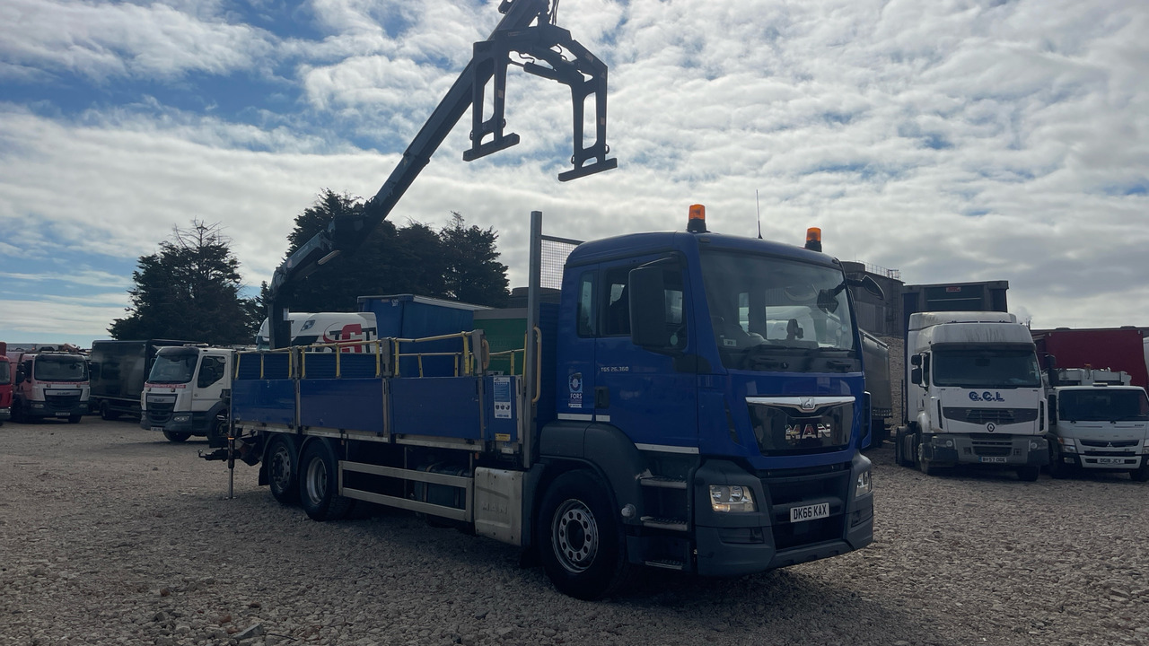 Man TGS 26.360 - משאית צד נופל/ שטוחה, משאית מנוף: תמונה 1 Man TGS 26.360 - משאית צד נופל/ שטוחה, משאית מנוף: תמונה 1