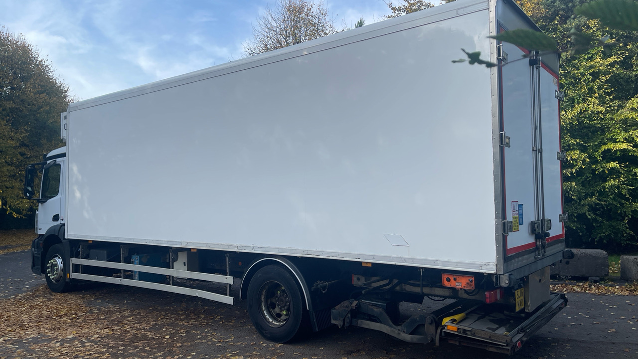 Mercedes-Benz Antos 1827 - משאית קירור: תמונה 3 Mercedes-Benz Antos 1827 - משאית קירור: תמונה 3