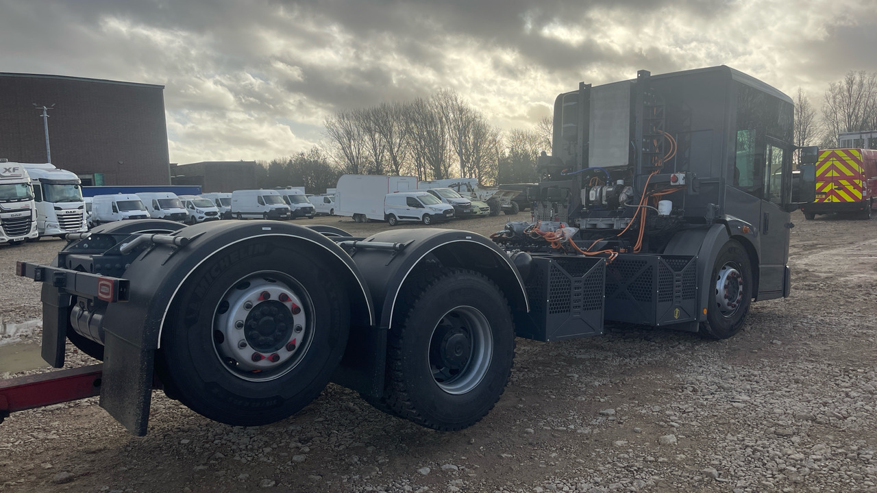 Mercedes-Benz Econic - משאית עם שלדת תא: תמונה 5 Mercedes-Benz Econic - משאית עם שלדת תא: תמונה 5