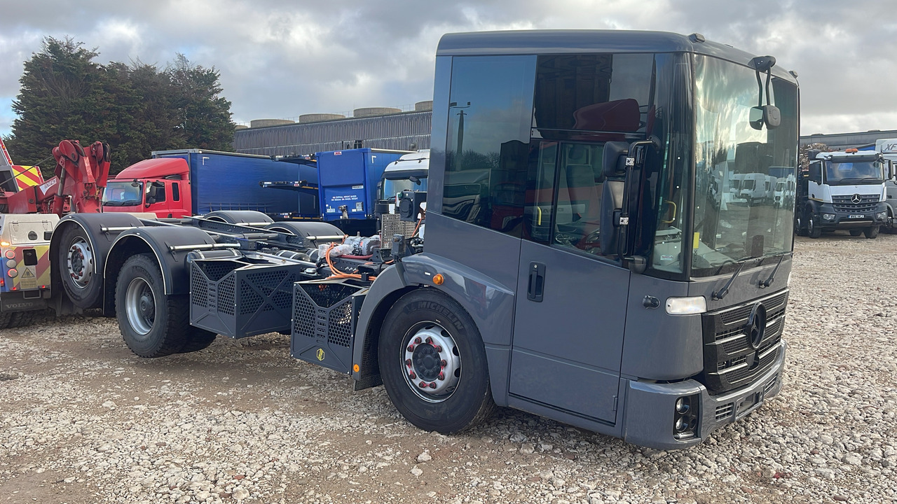Mercedes-Benz Econic - משאית עם שלדת תא: תמונה 1 Mercedes-Benz Econic - משאית עם שלדת תא: תמונה 1
