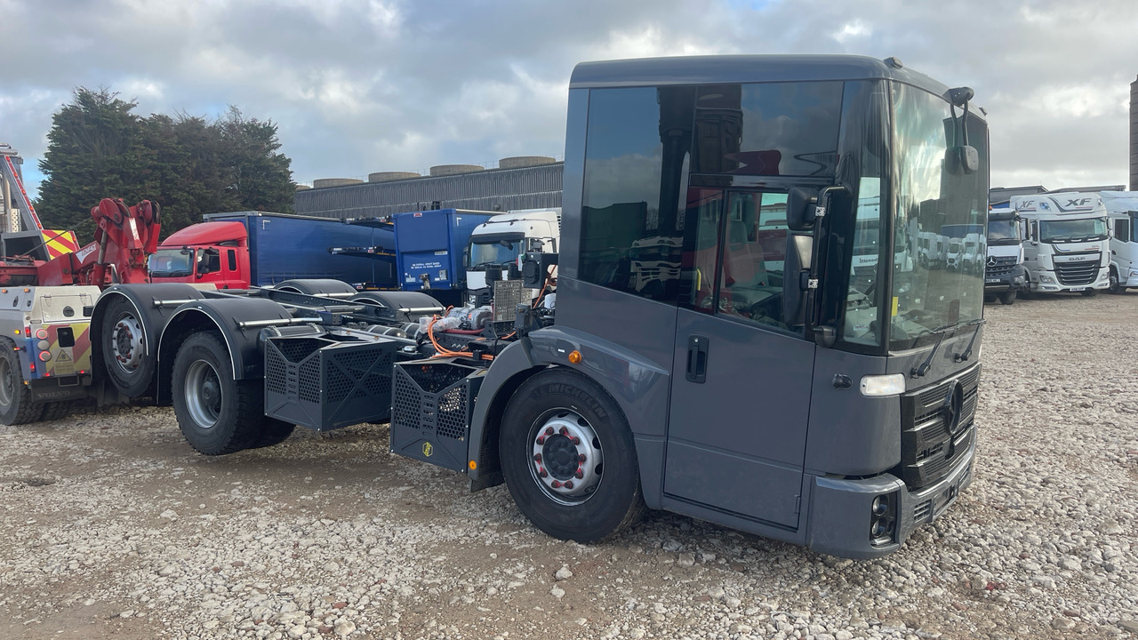 Mercedes-Benz Econic - משאית עם שלדת תא: תמונה 2 Mercedes-Benz Econic - משאית עם שלדת תא: תמונה 2