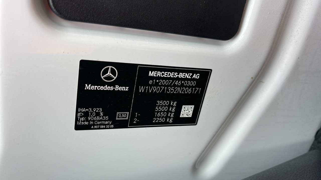 כלי רכב מסחרי עם תיבה Mercedes-Benz Sprinter 315 CDI Progressive: תמונה 11