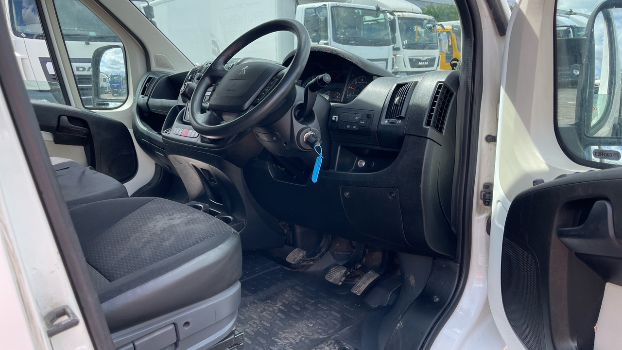 PEUGEOT BOXER 335 2.0 BLUEHDI PROFESSIONAL 130PS - כלי רכב מסחרי קומבי: תמונה 5 PEUGEOT BOXER 335 2.0 BLUEHDI PROFESSIONAL 130PS - כלי רכב מסחרי קומבי: תמונה 5