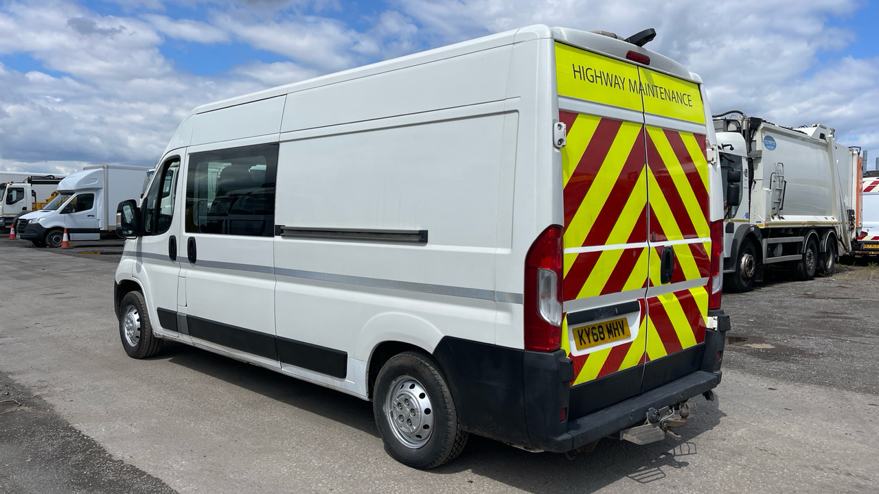 PEUGEOT BOXER 335 2.0 BLUEHDI PROFESSIONAL 130PS - כלי רכב מסחרי קומבי: תמונה 3 PEUGEOT BOXER 335 2.0 BLUEHDI PROFESSIONAL 130PS - כלי רכב מסחרי קומבי: תמונה 3