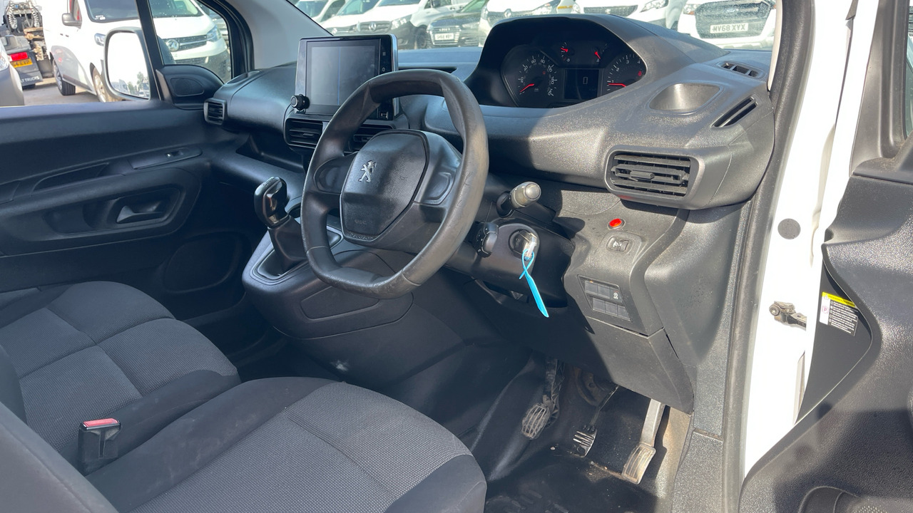 PEUGEOT PARTNER 1000 1.6 VLUEHDI PROFESSIONAL 100PS - כלי רכב מסחרי קטן: תמונה 5 PEUGEOT PARTNER 1000 1.6 VLUEHDI PROFESSIONAL 100PS - כלי רכב מסחרי קטן: תמונה 5