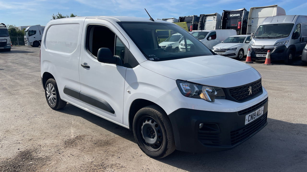 PEUGEOT PARTNER 1000 1.6 VLUEHDI PROFESSIONAL 100PS - כלי רכב מסחרי קטן: תמונה 1 PEUGEOT PARTNER 1000 1.6 VLUEHDI PROFESSIONAL 100PS - כלי רכב מסחרי קטן: תמונה 1