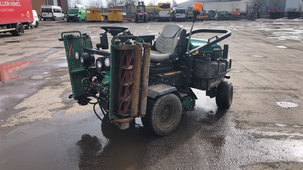 RANSOMES HIGHWAY 3 SPORT 200 LITE - מכסחת גינה: תמונה 2 RANSOMES HIGHWAY 3 SPORT 200 LITE - מכסחת גינה: תמונה 2