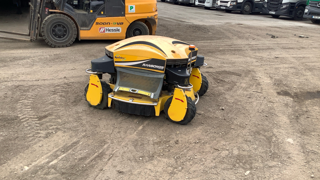 RANSOMES SPIDER REMOTE CONTROLLED ROTARY MOWER - ציוד בנייה: תמונה 2 RANSOMES SPIDER REMOTE CONTROLLED ROTARY MOWER - ציוד בנייה: תמונה 2