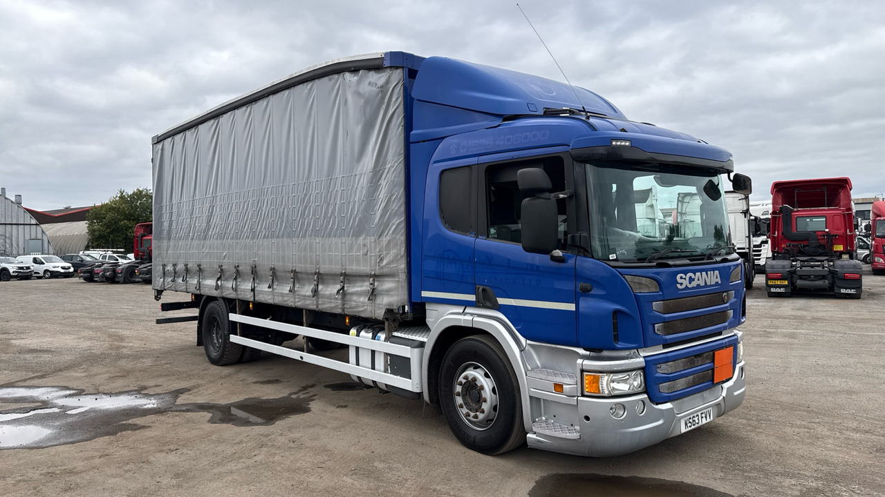 SCANIA P 230 - משאית וילונות צד: תמונה 1 SCANIA P 230 - משאית וילונות צד: תמונה 1