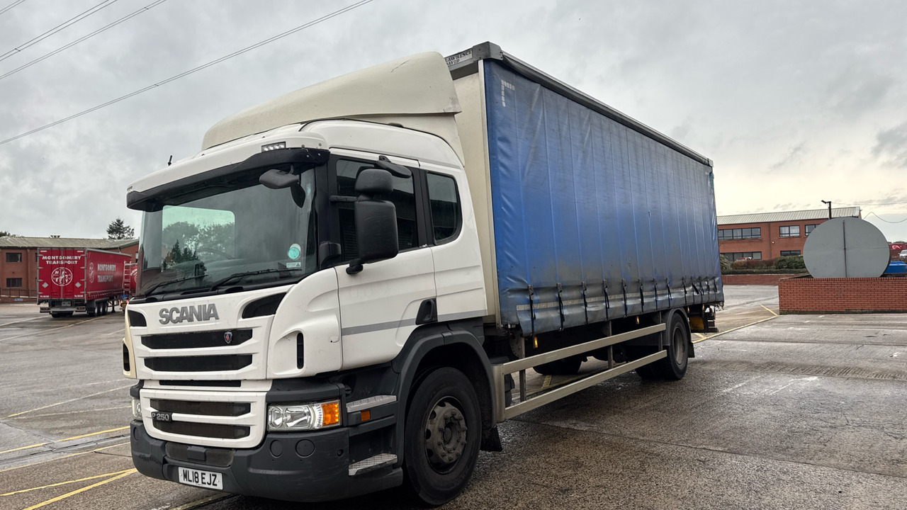 SCANIA P 250 - משאית וילונות צד: תמונה 2 SCANIA P 250 - משאית וילונות צד: תמונה 2