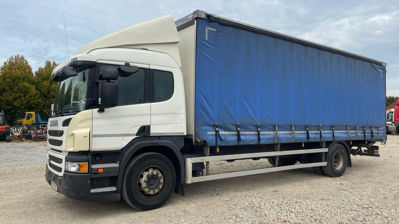 SCANIA P 250 - משאית וילונות צד: תמונה 2 SCANIA P 250 - משאית וילונות צד: תמונה 2