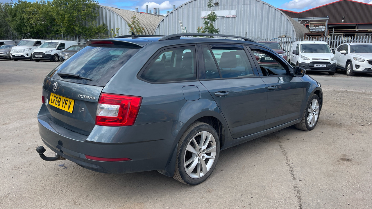 SKODA OCTAVIA 2.0 TDI SE - רכב סטיישן: תמונה 4 SKODA OCTAVIA 2.0 TDI SE - רכב סטיישן: תמונה 4