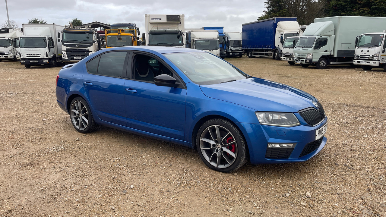 SKODA OCTAVIA 2.0 TDI - האצ'בק: תמונה 1 SKODA OCTAVIA 2.0 TDI - האצ'בק: תמונה 1