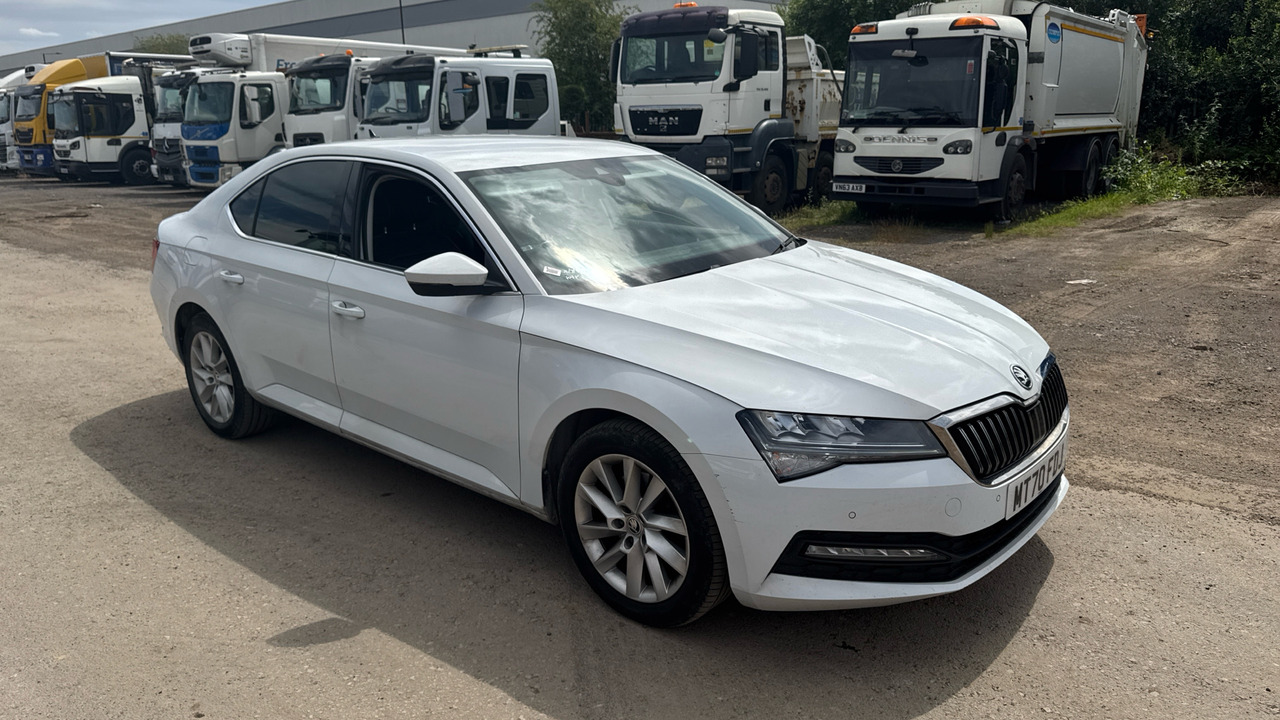 SKODA SUPERB 1.5 TSI SE - סדאן: תמונה 1 SKODA SUPERB 1.5 TSI SE - סדאן: תמונה 1