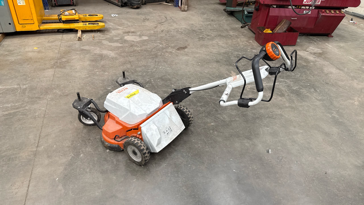 STIHL BR500 BACK PACK LEAF BLOWER - ציוד בנייה: תמונה 2 STIHL BR500 BACK PACK LEAF BLOWER - ציוד בנייה: תמונה 2