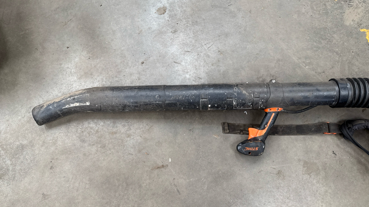 STIHL BR600 BACK PACK LEAF BLOWER - ציוד בנייה: תמונה 4 STIHL BR600 BACK PACK LEAF BLOWER - ציוד בנייה: תמונה 4