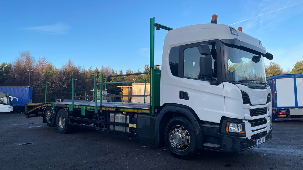 Scania P 320 - משאית גרירה: תמונה 1 Scania P 320 - משאית גרירה: תמונה 1