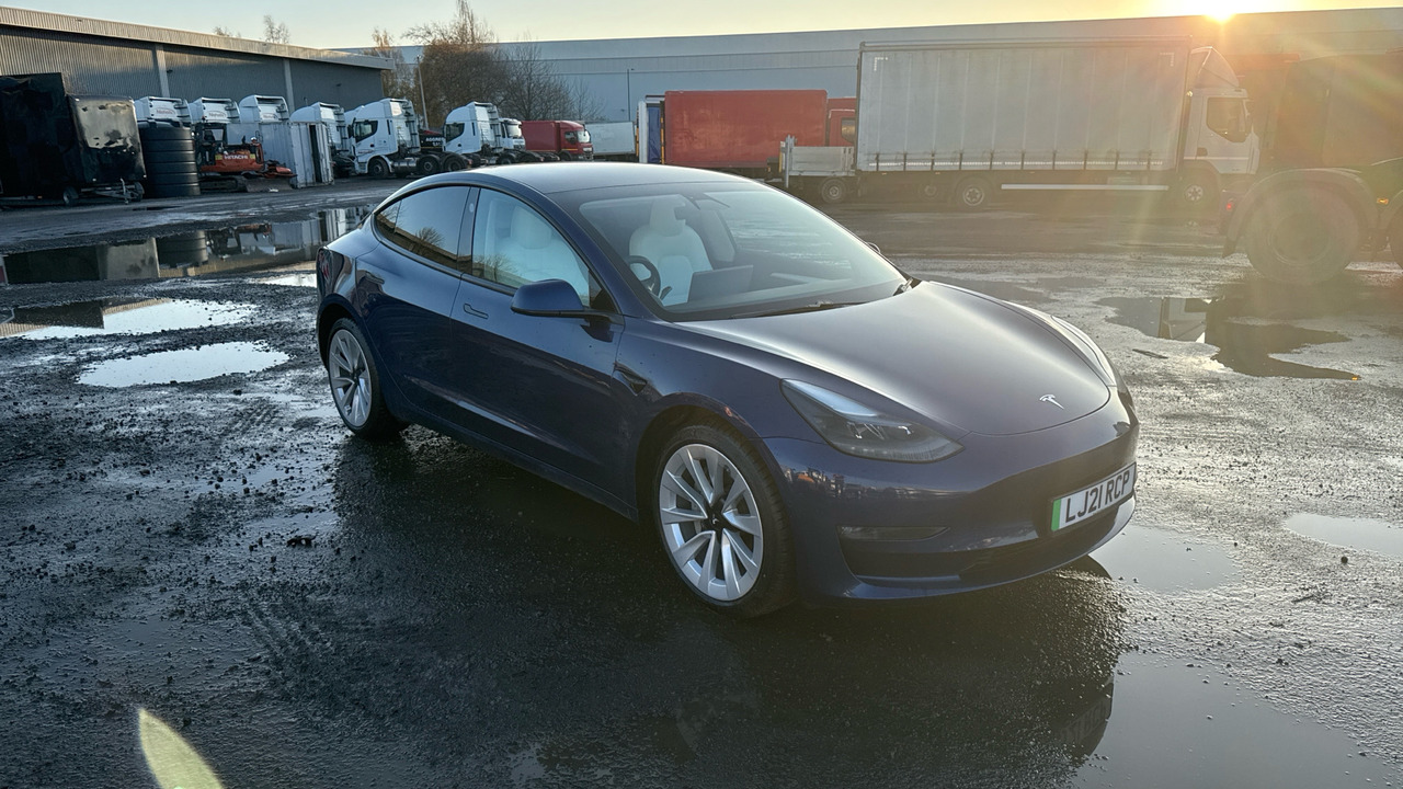 TESLA MODEL 3 LONG RANGE DUEL MOTOR - סדאן: תמונה 1 TESLA MODEL 3 LONG RANGE DUEL MOTOR - סדאן: תמונה 1