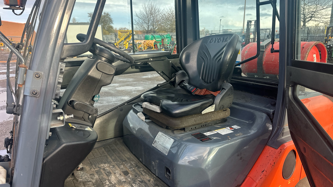 TOYOTA TONERO 30 - מכונות אחרות: תמונה 5 TOYOTA TONERO 30 - מכונות אחרות: תמונה 5