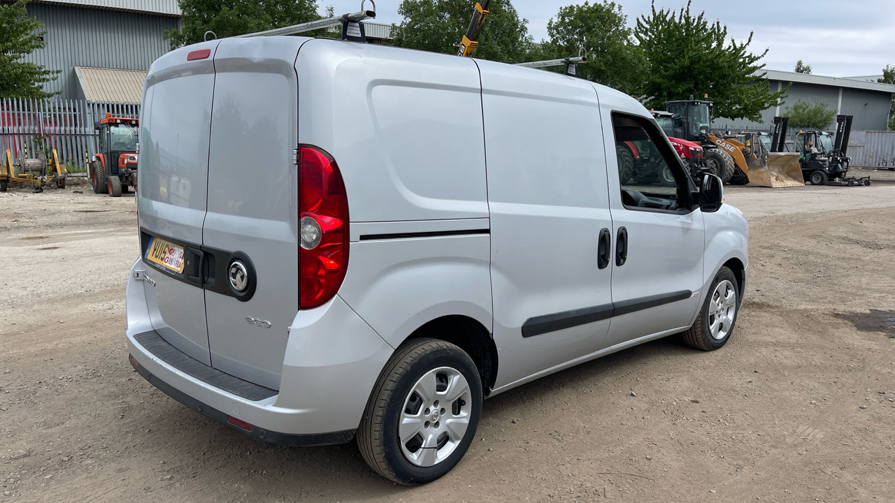 VAUXHALL COMBO 2000 1.3 CDTI 16V ECOFLEX SPORTIVE - כלי רכב מסחרי קטן: תמונה 4 VAUXHALL COMBO 2000 1.3 CDTI 16V ECOFLEX SPORTIVE - כלי רכב מסחרי קטן: תמונה 4