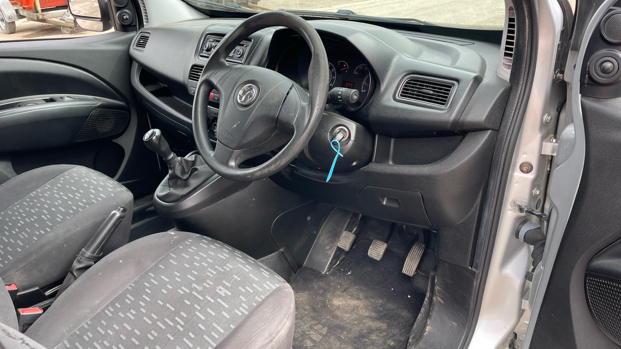 VAUXHALL COMBO 2000 1.3 CDTI 16V ECOFLEX SPORTIVE - כלי רכב מסחרי קטן: תמונה 5 VAUXHALL COMBO 2000 1.3 CDTI 16V ECOFLEX SPORTIVE - כלי רכב מסחרי קטן: תמונה 5