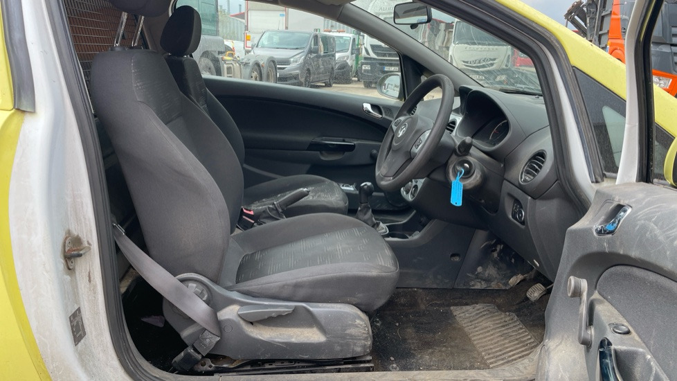 VAUXHALL CORSA 1.3 CDTI ECOFLEX - מכונית: תמונה 5 VAUXHALL CORSA 1.3 CDTI ECOFLEX - מכונית: תמונה 5