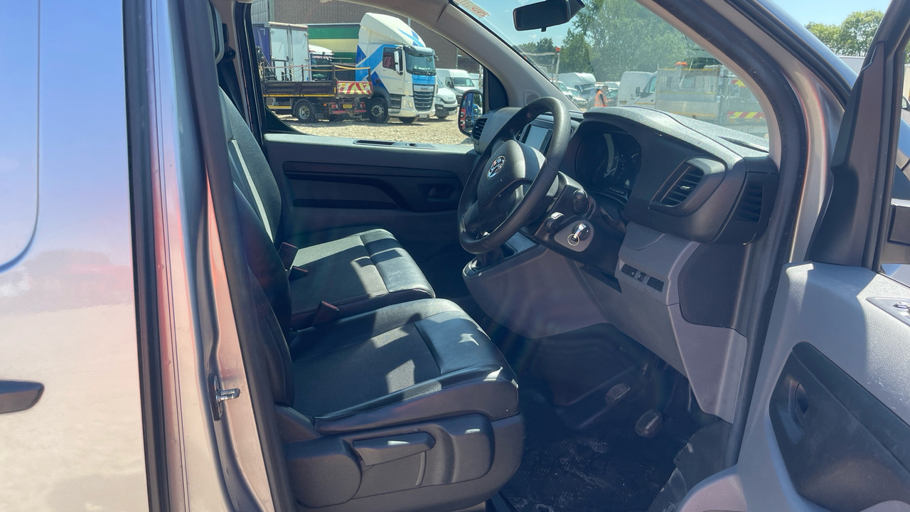 VAUXHALL VIVARO 2700 1.5 100PS - כלי רכב מסחרי קטן: תמונה 5 VAUXHALL VIVARO 2700 1.5 100PS - כלי רכב מסחרי קטן: תמונה 5