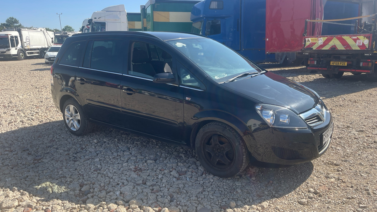 VAUXHALL ZAFIRA 1.7 CDTI - מכונית: תמונה 1 VAUXHALL ZAFIRA 1.7 CDTI - מכונית: תמונה 1