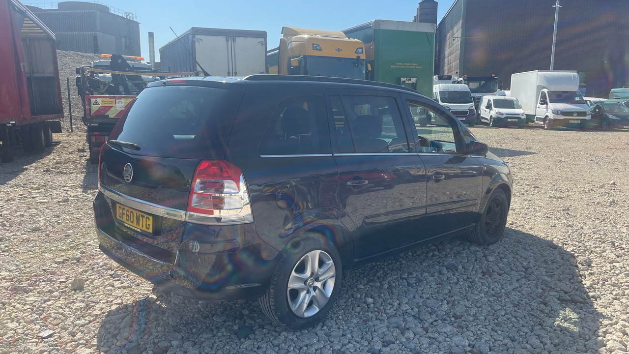 VAUXHALL ZAFIRA 1.7 CDTI - מכונית: תמונה 4 VAUXHALL ZAFIRA 1.7 CDTI - מכונית: תמונה 4