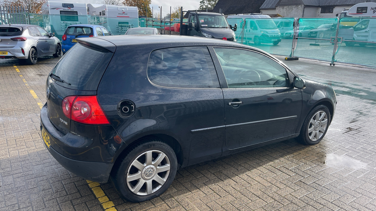 VOLKSWAGEN GOLF 2.0 GT FSI - האצ'בק: תמונה 4 VOLKSWAGEN GOLF 2.0 GT FSI - האצ'בק: תמונה 4