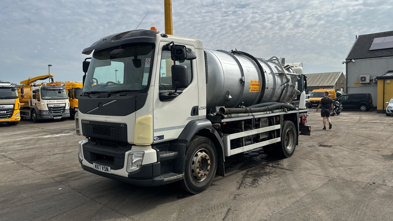 VOLVO FL 250 - משאית ואקום: תמונה 2 VOLVO FL 250 - משאית ואקום: תמונה 2
