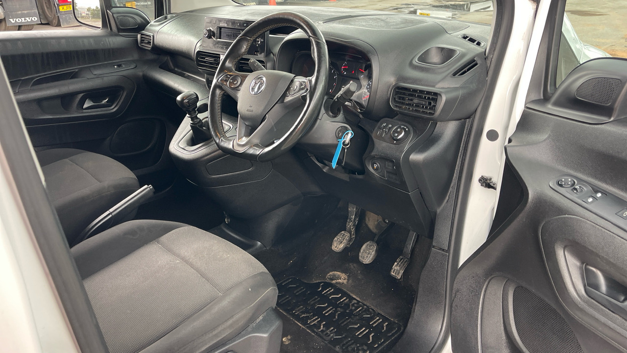 Vauxhall Combo Cargo 2300 1.5 TURBO D 100PS - כלי רכב מסחרי קטן: תמונה 5 Vauxhall Combo Cargo 2300 1.5 TURBO D 100PS - כלי רכב מסחרי קטן: תמונה 5