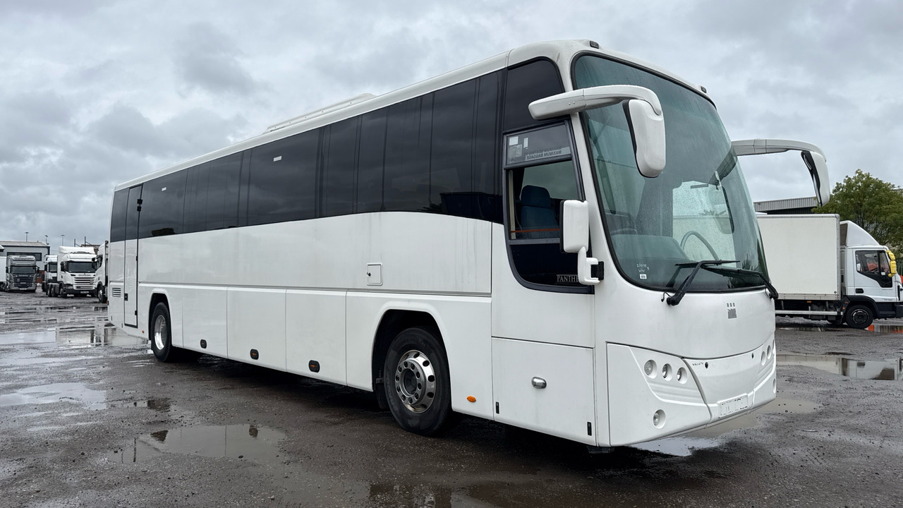 Volvo B9R PLAXTON PANTHER - אוטובוס בין עירוני: תמונה 1 Volvo B9R PLAXTON PANTHER - אוטובוס בין עירוני: תמונה 1