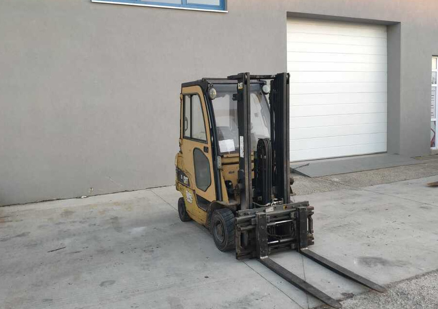 CAT Lift Trucks GP15N - מלגזת LPG: תמונה 2 CAT Lift Trucks GP15N - מלגזת LPG: תמונה 2