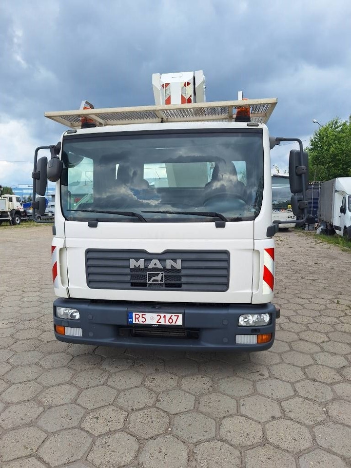 MAN podnośnik koszowy Wumag WT 300 - מוט טלסקופי: תמונה 2 MAN podnośnik koszowy Wumag WT 300 - מוט טלסקופי: תמונה 2