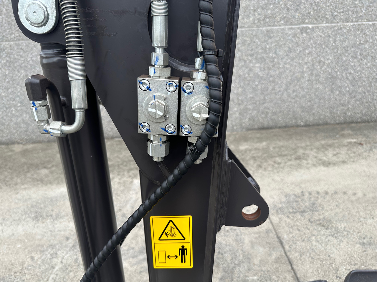 RHINOCEROS XN28 - מיני מחפר: תמונה 3 RHINOCEROS XN28 - מיני מחפר: תמונה 3