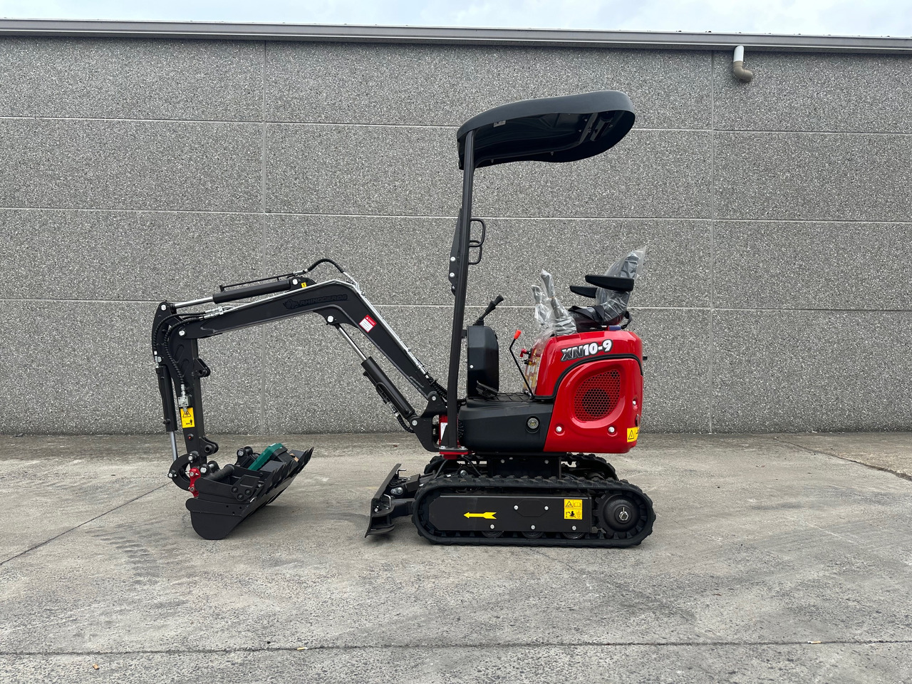 RHINOCEROS xn10-9 - מכונת בנייה: תמונה 1 RHINOCEROS xn10-9 - מכונת בנייה: תמונה 1