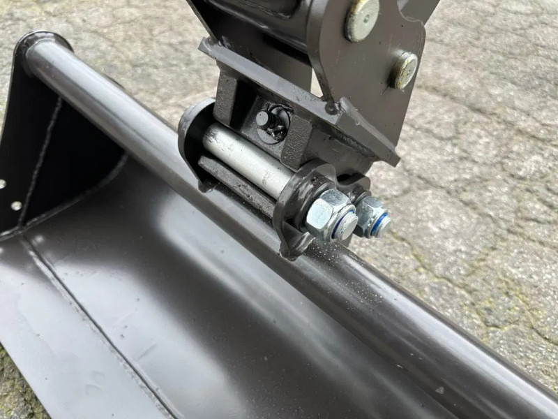 Rhino Rhinoceros XN12-9 - מיני מחפר: תמונה 3 Rhino Rhinoceros XN12-9 - מיני מחפר: תמונה 3