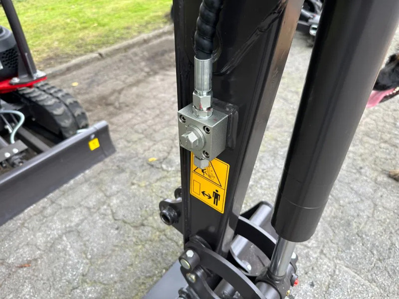 Rhino Rhinoceros XN12-9 - מיני מחפר: תמונה 5 Rhino Rhinoceros XN12-9 - מיני מחפר: תמונה 5