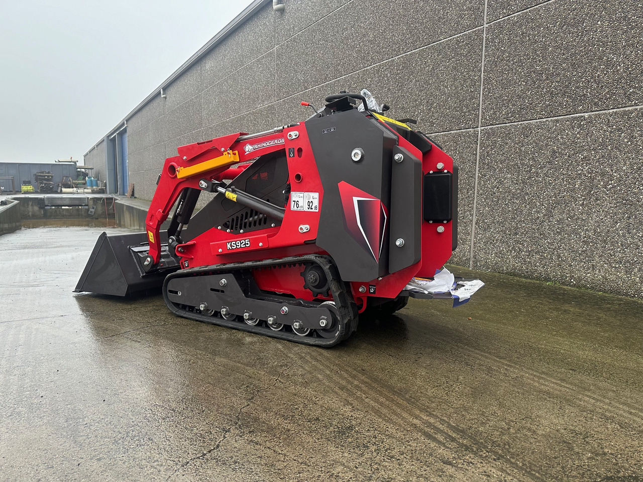 Rhinoceros KS925 - מעמיס היגוי החלקה: תמונה 2 Rhinoceros KS925 - מעמיס היגוי החלקה: תמונה 2
