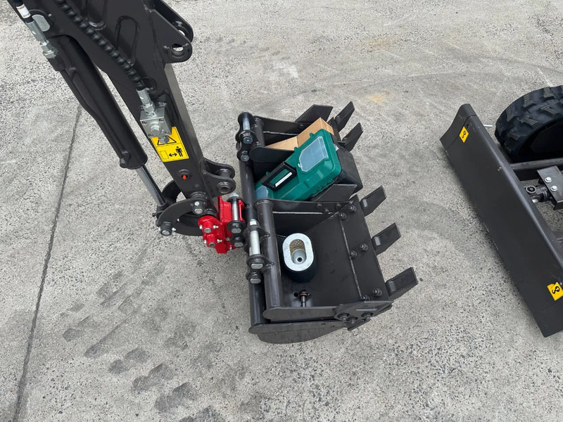 Rhinoceros XN10-9 - מיני מחפר: תמונה 4 Rhinoceros XN10-9 - מיני מחפר: תמונה 4