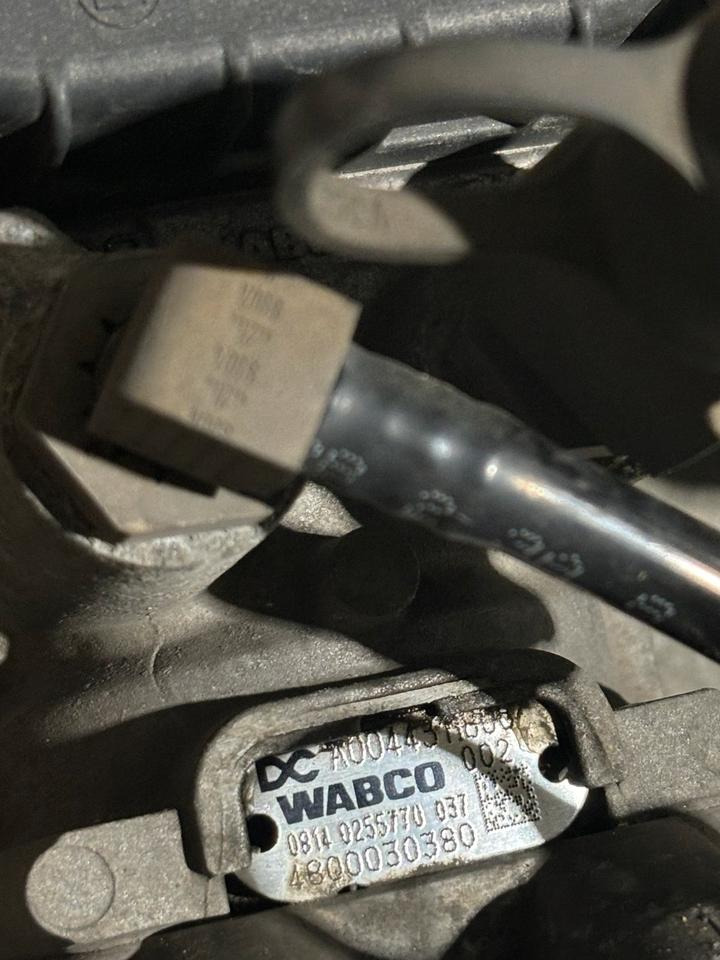 Atego 4 EU6 WABCO Fußbremsventil / Bremsventil A0044311806 - שסתום בלמים עבור משאית: תמונה 3 Atego 4 EU6 WABCO Fußbremsventil / Bremsventil A0044311806 - שסתום בלמים עבור משאית: תמונה 3