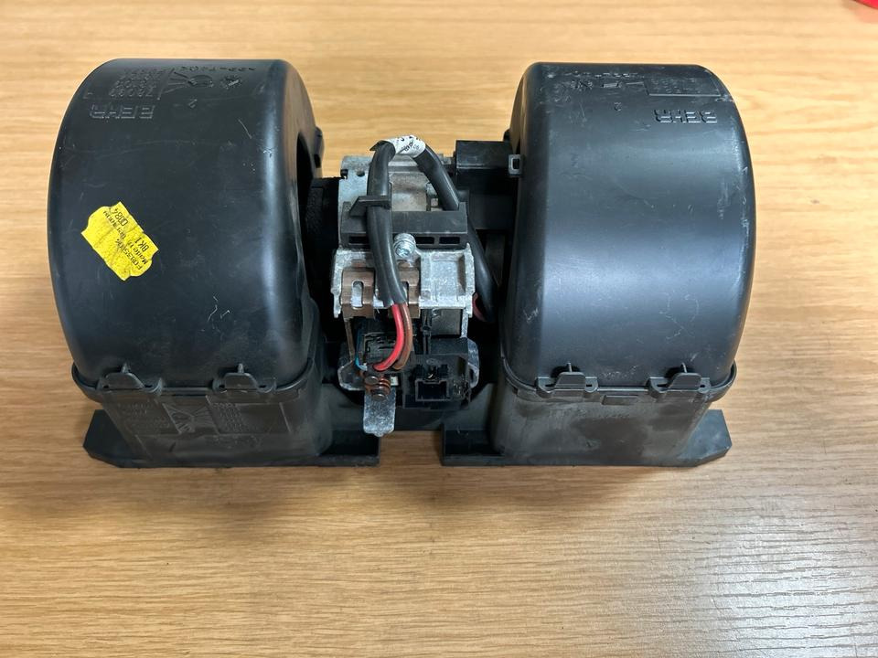 DAF CF Klimaanlage Motor A4584/A4588 - מערכת קירור עבור משאית: תמונה 5 DAF CF Klimaanlage Motor A4584/A4588 - מערכת קירור עבור משאית: תמונה 5