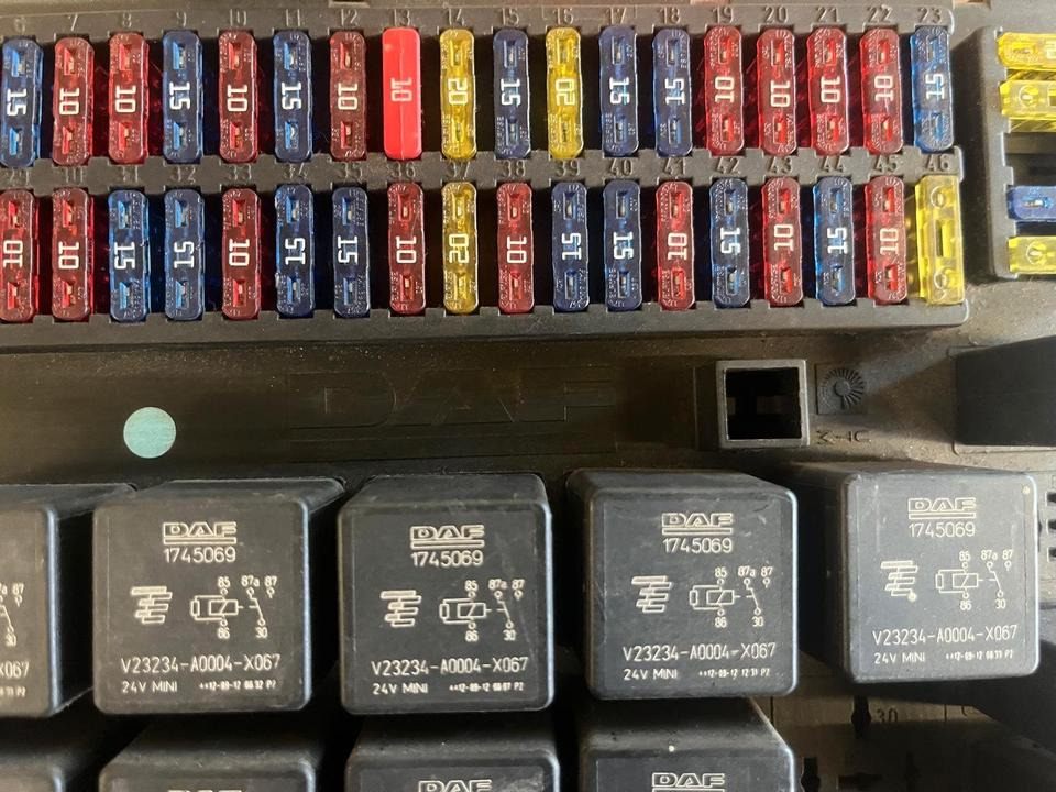 DAF Sicherungskasten - נתיך עבור משאית: תמונה 3 DAF Sicherungskasten - נתיך עבור משאית: תמונה 3