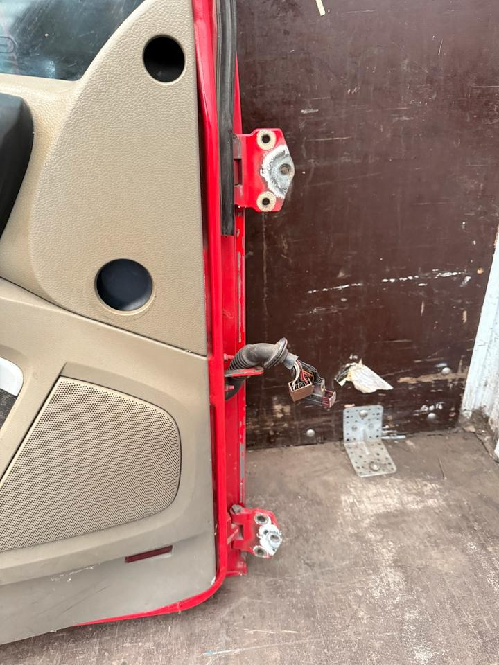 DAF XF 105,460 Fahrertür Rot Spiegel Innenverkleidung LN 47 - דלת וחלקים עבור משאית: תמונה 3 DAF XF 105,460 Fahrertür Rot Spiegel Innenverkleidung LN 47 - דלת וחלקים עבור משאית: תמונה 3
