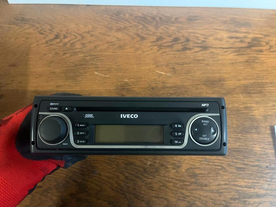 IVECO Radio CD 24V 5801550476 - חלקי חילוף: תמונה 2 IVECO Radio CD 24V 5801550476 - חלקי חילוף: תמונה 2