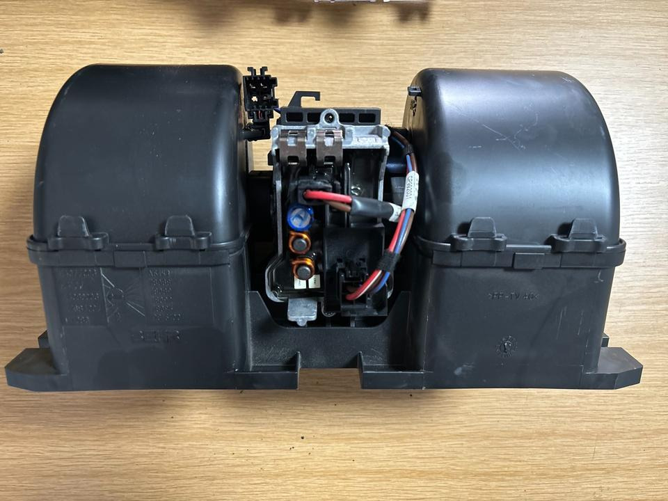 MAN BEHR BOSCH Innen Heizlüfter 9140010500 / H1968002 - חימום/ אוורור עבור משאית: תמונה 2 MAN BEHR BOSCH Innen Heizlüfter 9140010500 / H1968002 - חימום/ אוורור עבור משאית: תמונה 2