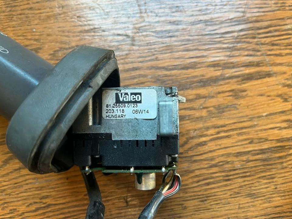 MAN Lenkstockschalter, Schalter, Schalhebel 81255090123 - מתג עמוד היגוי עבור משאית: תמונה 2 MAN Lenkstockschalter, Schalter, Schalhebel 81255090123 - מתג עמוד היגוי עבור משאית: תמונה 2