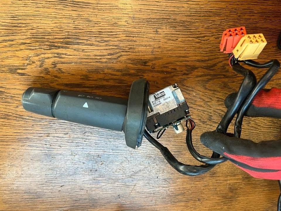 MAN Lenkstockschalter, Schalter, Schalhebel 81255090123 - מתג עמוד היגוי עבור משאית: תמונה 3 MAN Lenkstockschalter, Schalter, Schalhebel 81255090123 - מתג עמוד היגוי עבור משאית: תמונה 3